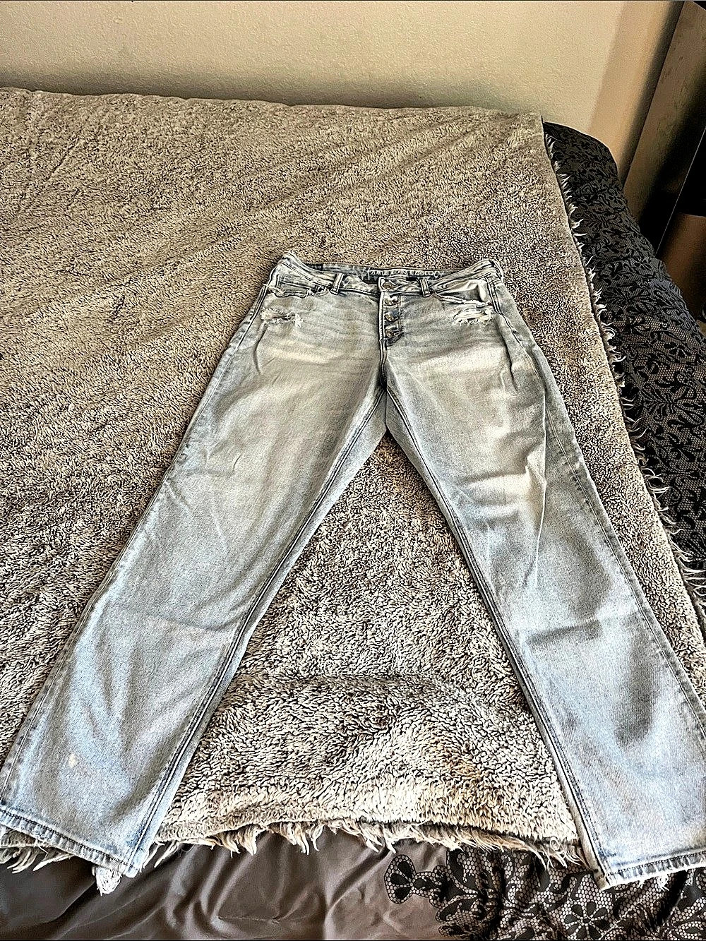 American Eagle Mom Jean Distressed Straight Leg Jeans Blue Small (2)